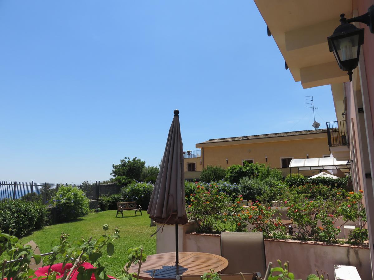Case Vacanze Residence Trinacria Acireale Eksteriør billede